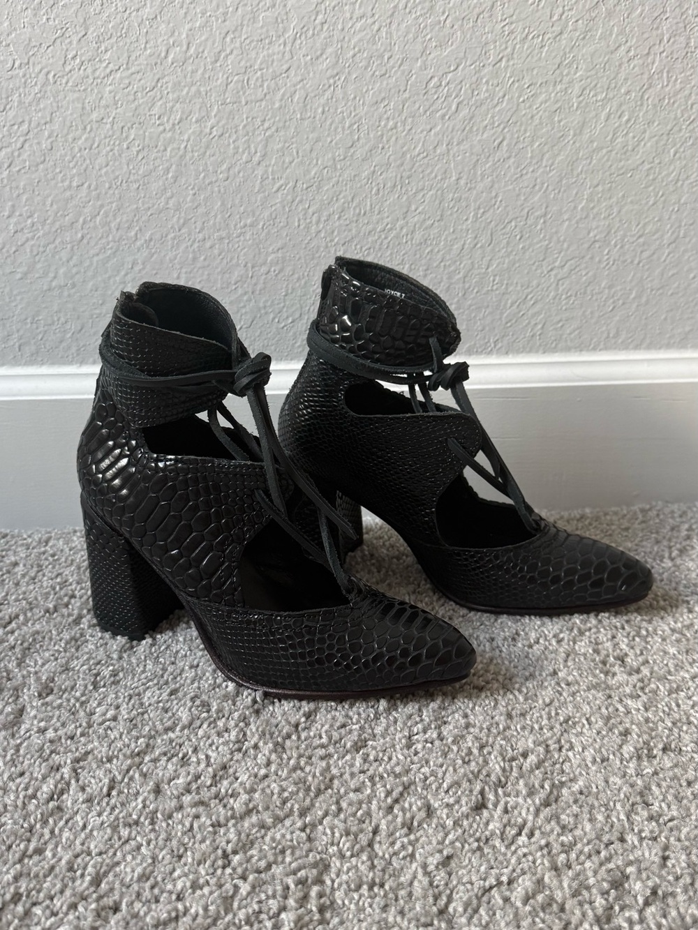 Freebird Joyce Black Lace-Up Shoes - Picture 7 of 14